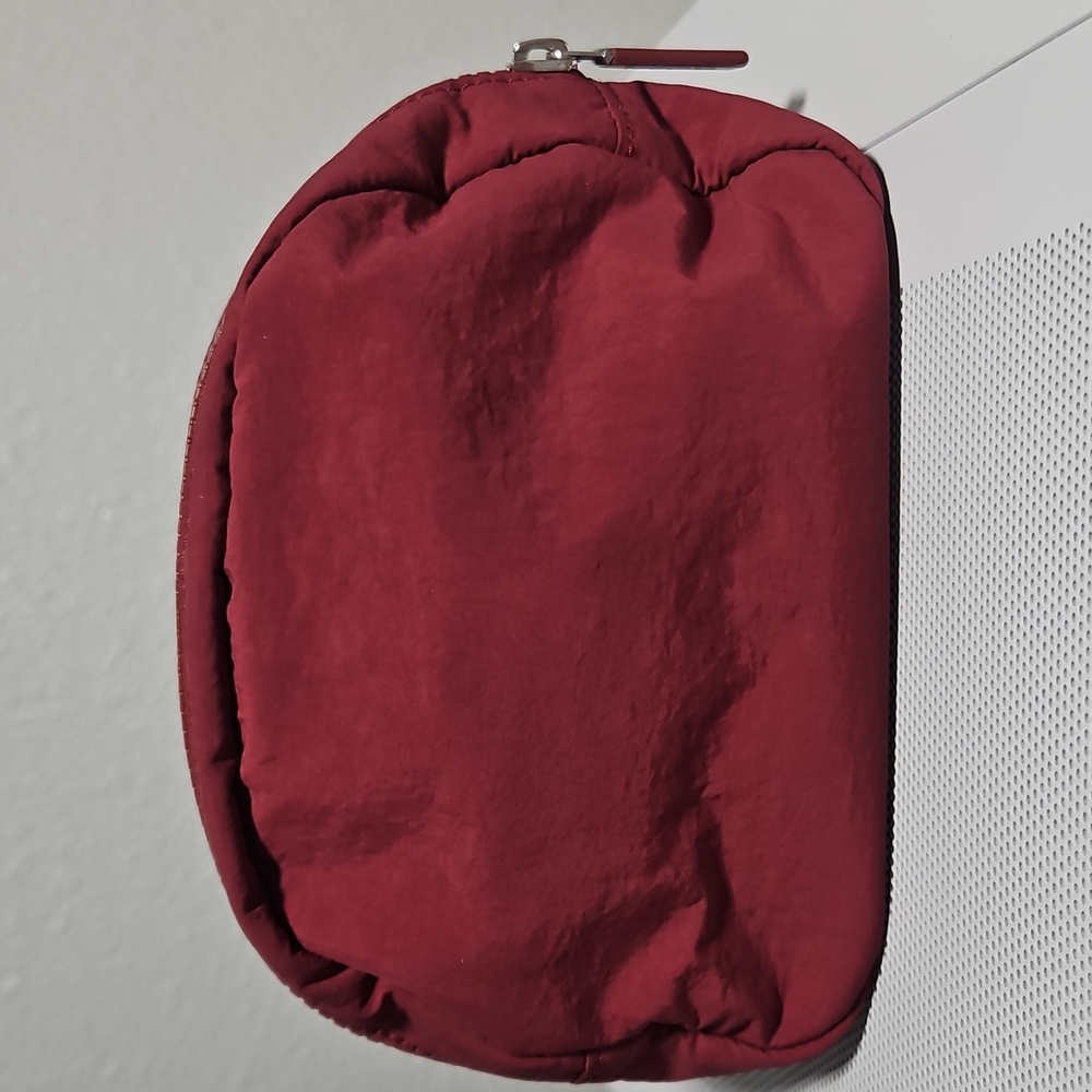Lululemon City Essentials Deep Red PouchMini 2L - Picture 4 of 8
